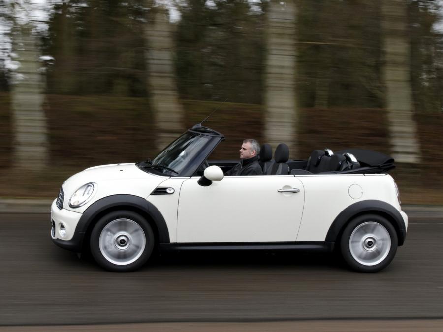 Mini One Cabrio 2010 года  (UK) (фото 3 из 4)